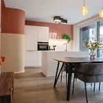 公寓 Luxury With 2 Patios By