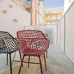 Luxury With 2 Patios By 公寓