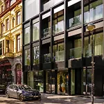 Luxury With 2 Patios By 公寓