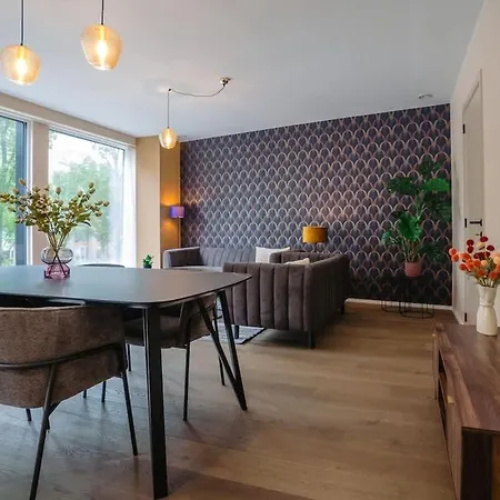 Luxury With 2 Patios By